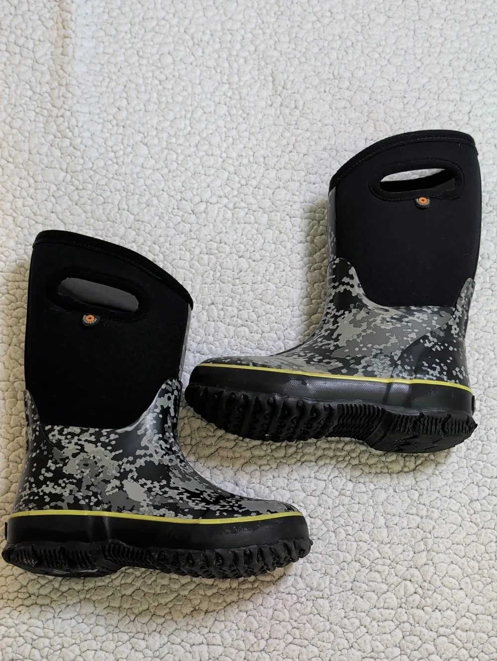 Boga Kids Waterproof Camo Rain Boot with Easy-Grab Handle - Black/Gray